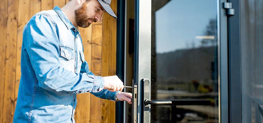 Frameless Glass Storefront Door Locks Replacement in Bracebridge, ON