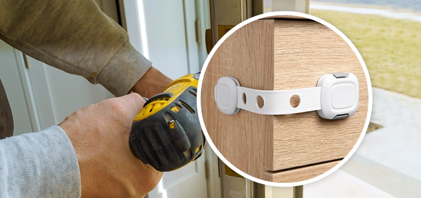 Childproof Sliding Door Locks in Bracebridge, ON